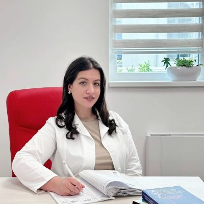 DR. PETRIȘ ALEXANDRA